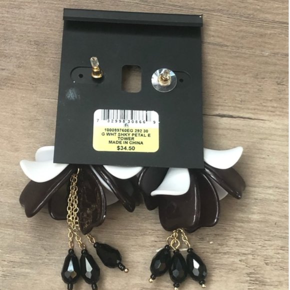 INC black and white flowers earrings - Picture 3 of 5